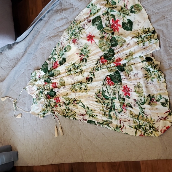 Flower dress - Picture 2 of 3